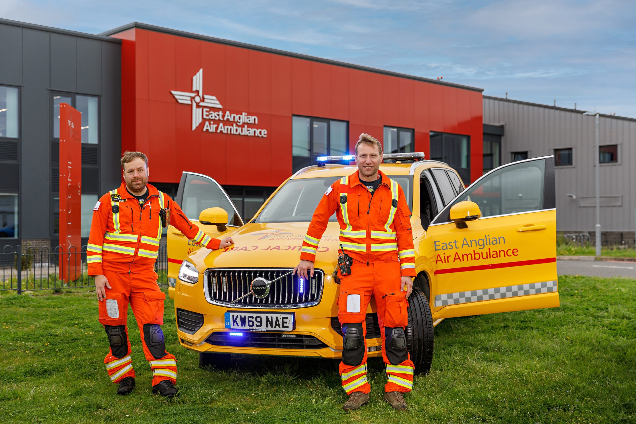 Doctor and CCP with RRV in front of Helimed House