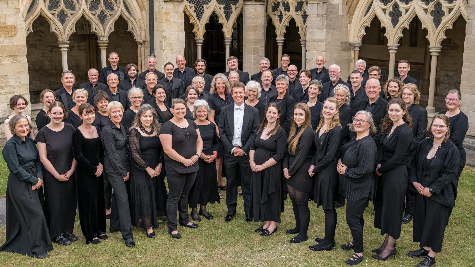 Group photo of Norwich Cathedral Chamber Choir